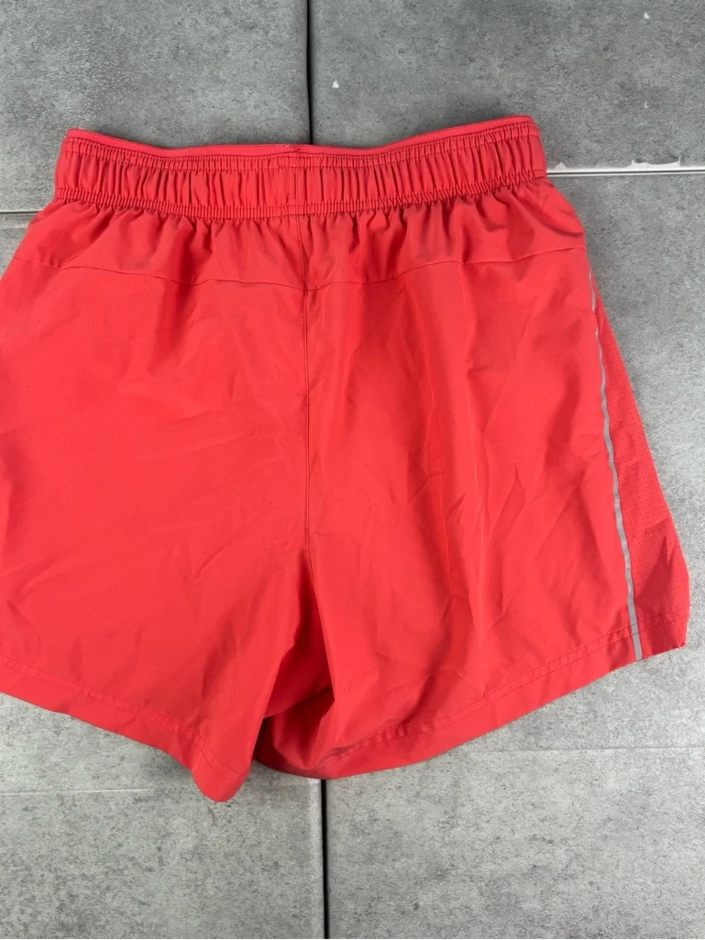 DSG Athletic Fit 5” Inseam Mens Stride Run pink Shorts Size Small